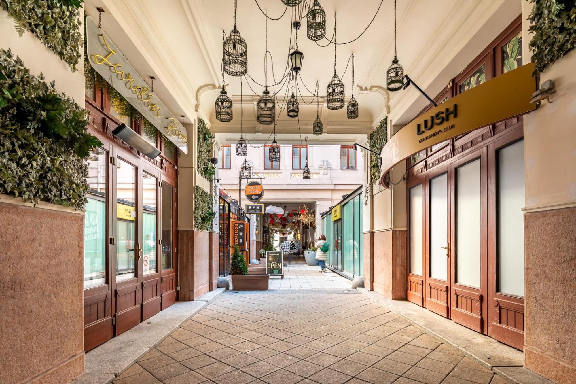 Super Central - Very Lively Area - In Gozsdu, Budapest